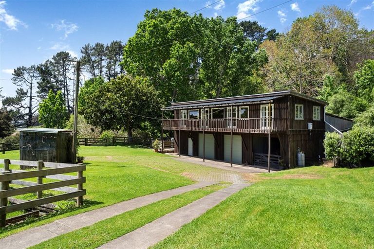 Photo of property in 66 Sandstone Road, Whitford, Manurewa, 2576