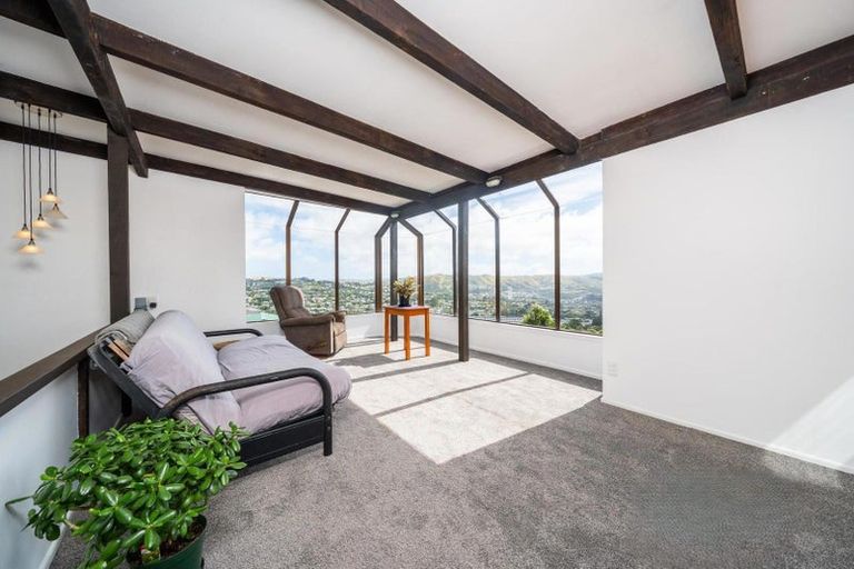 Photo of property in 16 Carluke Street, Paparangi, Wellington, 6037