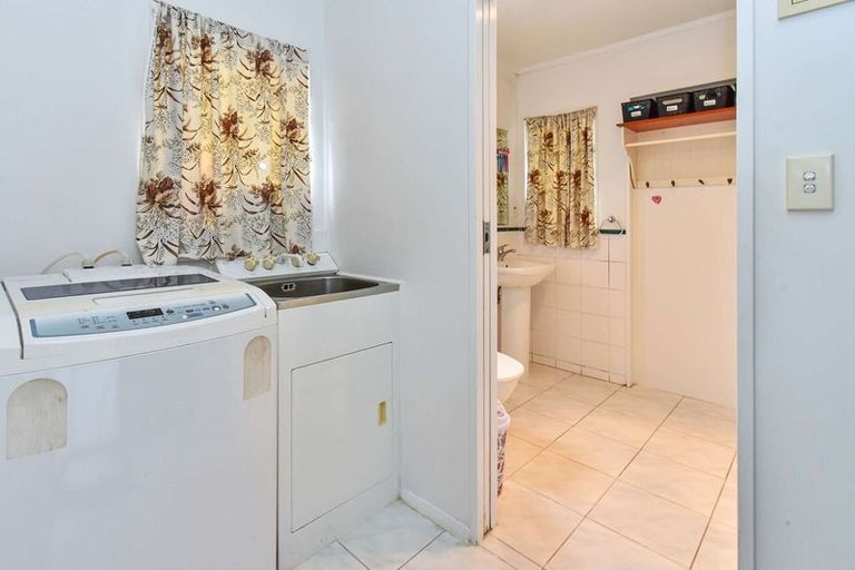 Photo of property in 4 Lendenfeld Drive, Papatoetoe, Auckland, 2025