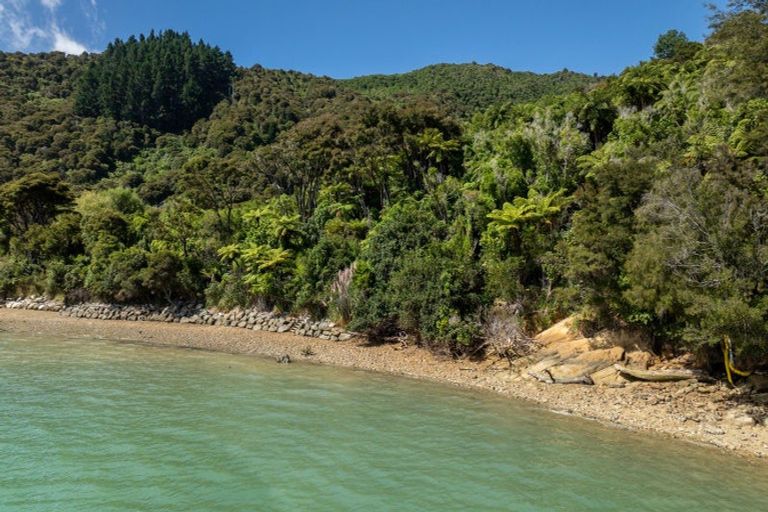 Photo of property in 280 Moetapu Bay Road, Moetapu Bay, Picton, 7282