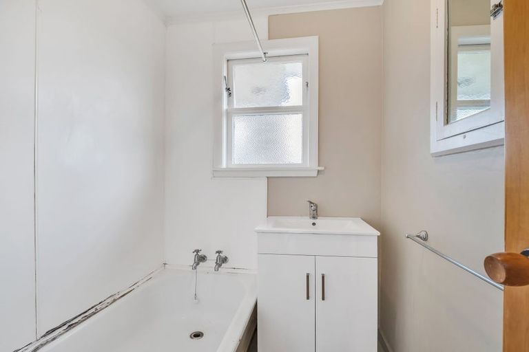 Photo of property in 614 Featherston Street, Roslyn, Palmerston North, 4414