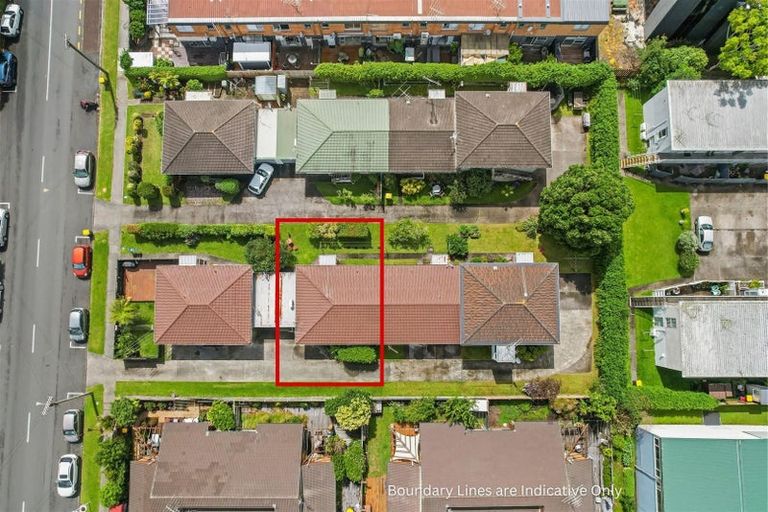 Photo of property in 2/24 Inverness Road, Browns Bay, Auckland, 0630