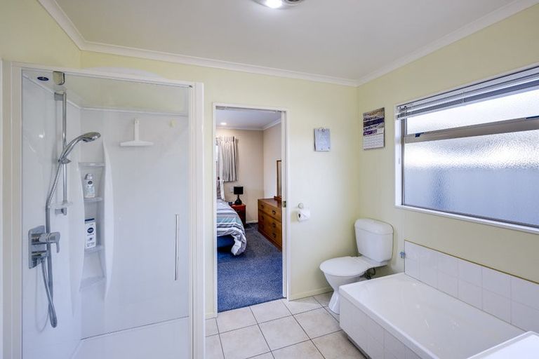 Photo of property in 12 Caulfield Place, Taradale, Napier, 4112