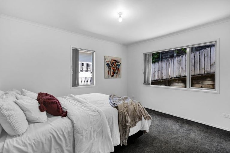 Photo of property in 82 Awanui Street, Merrilands, New Plymouth, 4312