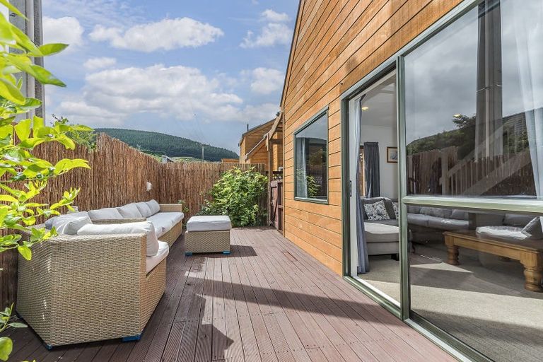 Photo of property in 3/49 Ranui Terrace, Tawa, Wellington, 5028