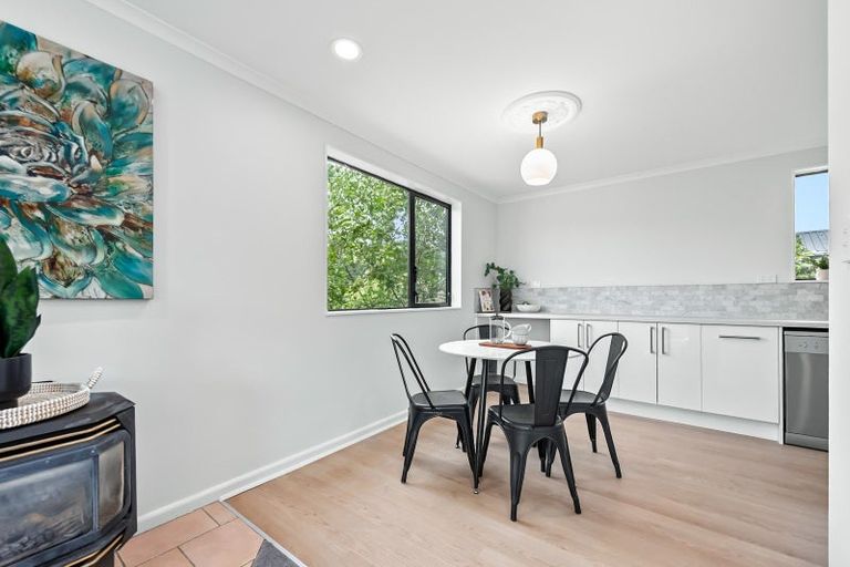 Photo of property in 54 Norana Road, Timberlea, Upper Hutt, 5018