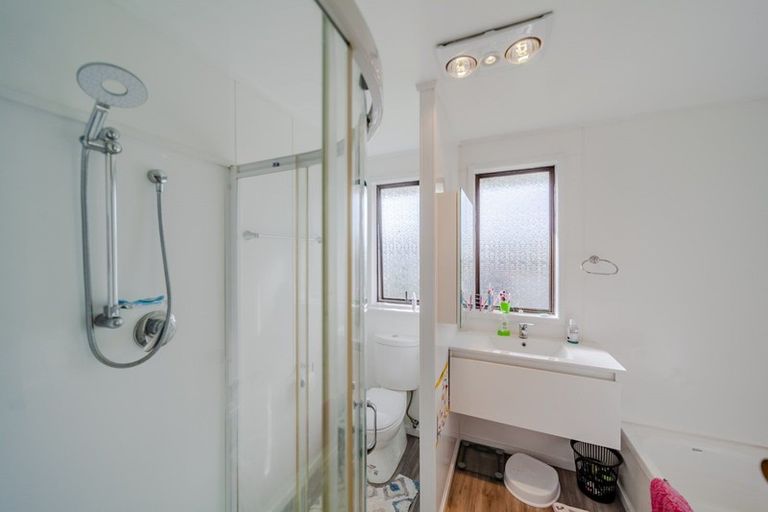 Photo of property in 1 Latham Stubbs Crescent, Waipawa, 4210