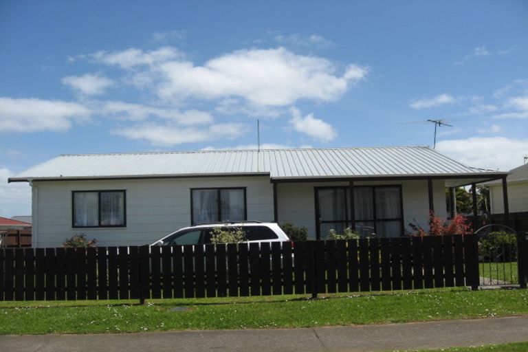 Photo of property in 35 Dungarvon Place, Clendon Park, Auckland, 2103