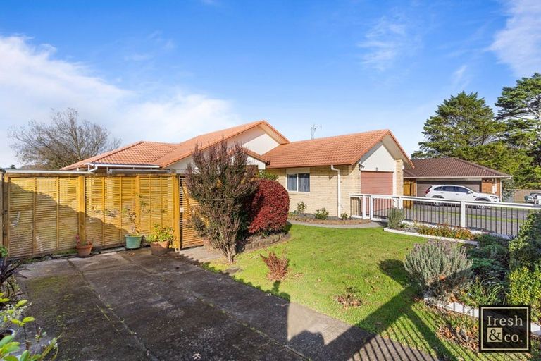 Photo of property in 25 Carisbrook Crescent, Papakura, 2110