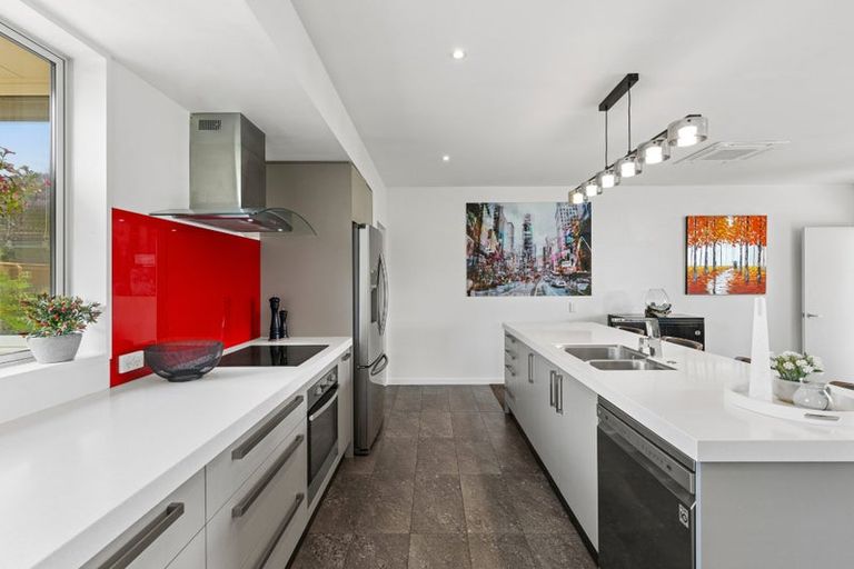 Photo of property in 165 Estuary Road, South New Brighton, Christchurch, 8062