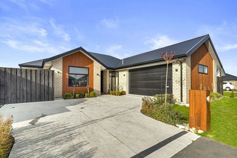 Photo of property in 17 Te Kanawa Lane, Rolleston, 7615