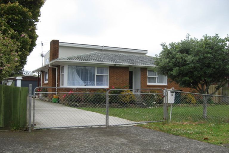 Photo of property in 56 Wallace Road, Mangere Bridge, Auckland, 2022