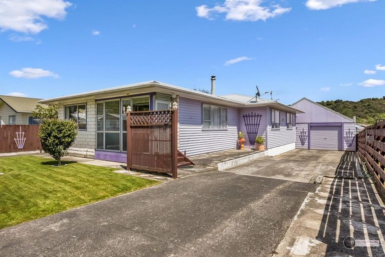 Photo of property in 11 Belgrave Street, Wainuiomata, Lower Hutt, 5014