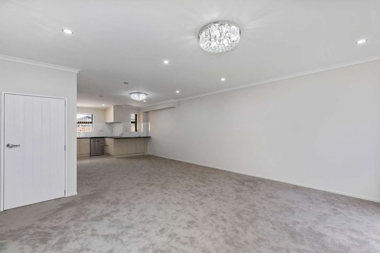 Photo of property in 79a Russell Road, Manurewa, Auckland, 2102