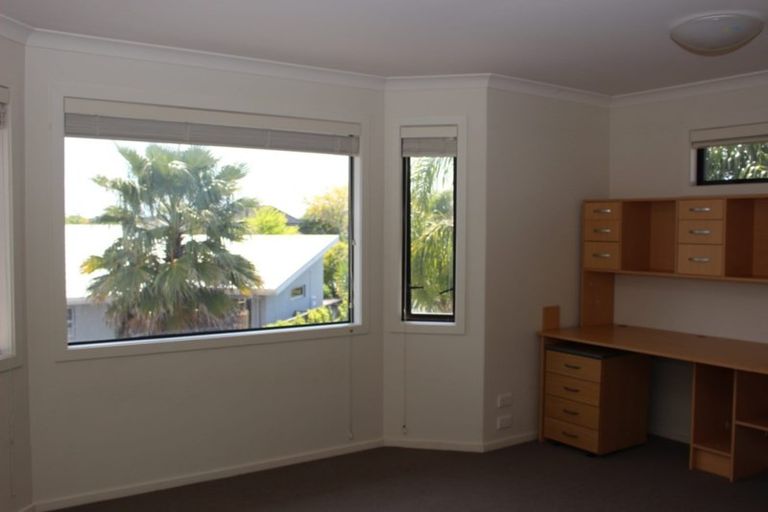 Photo of property in 17 Shalimar Place, Huntington, Hamilton, 3210