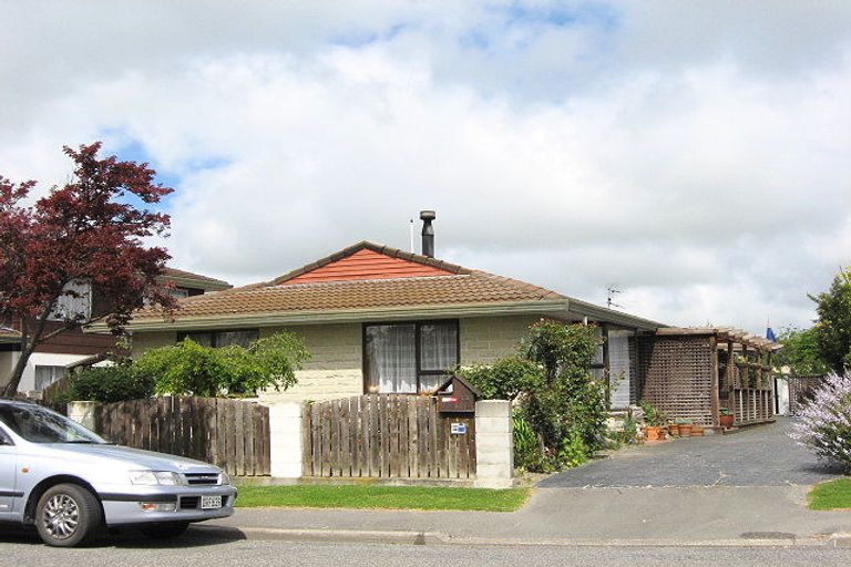 Photo of property in 13 Parkhouse Drive, Rangiora, 7400