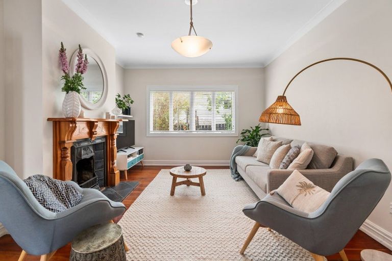 Photo of property in 6 Quadrant Road, Onehunga, Auckland, 1061