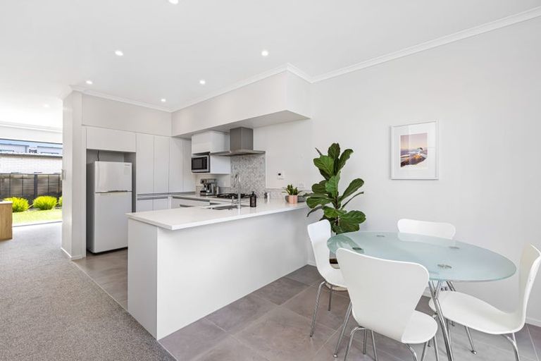 Photo of property in 42 Pennant Street, Long Bay, Auckland, 0630