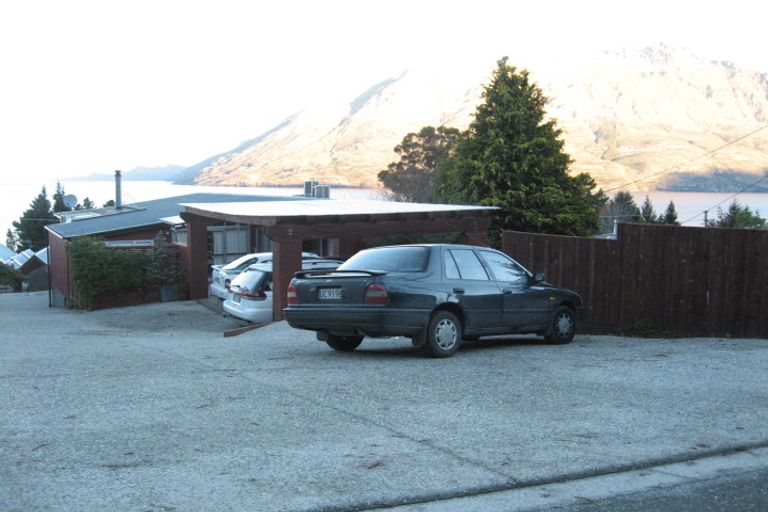 Photo of property in 32a-b Lomond Crescent, Queenstown, 9300