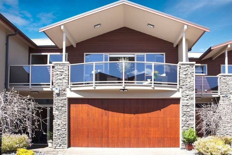 Photo of property in 2/17 Tremaine Avenue, Two Mile Bay, Taupo, 3330