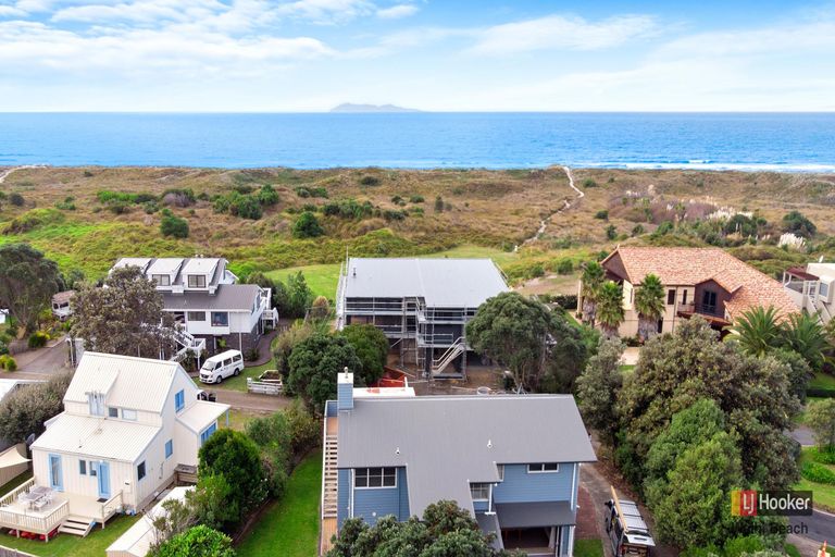 Photo of property in 19 Wakanoi Place, Bowentown, Waihi Beach, 3177