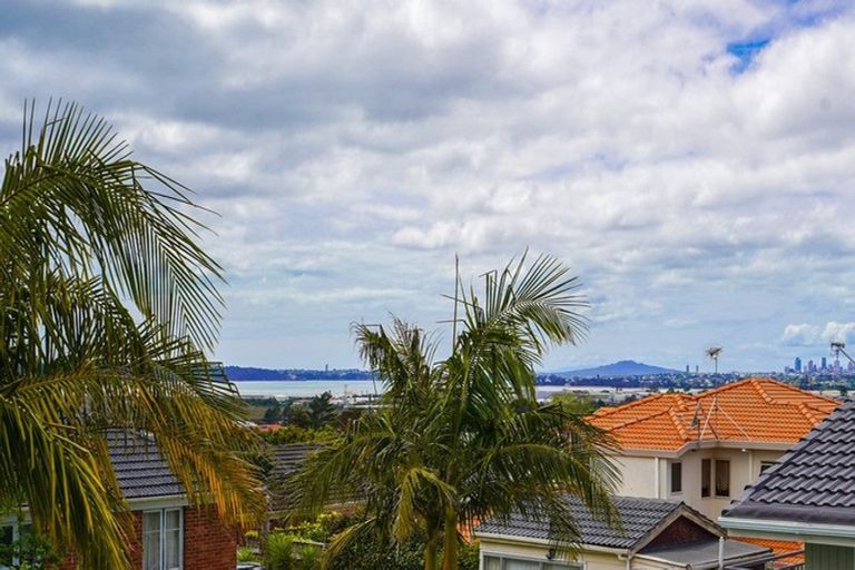 Photo of property in 16 Taitua Drive, Te Atatu South, Auckland, 0610
