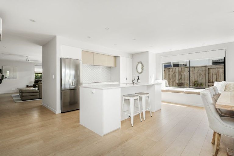 Photo of property in 18 Hugo Way, Papamoa Beach, Papamoa, 3118