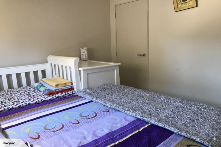 Photo of property in 16 Black Rock Road, Newlands, Wellington, 6037