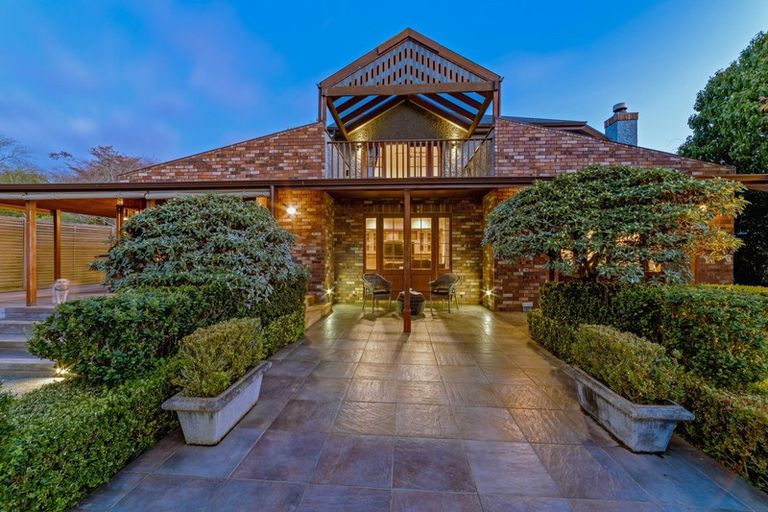 Photo of property in 23 Manapouri Crescent, Hokowhitu, Palmerston North, 4410