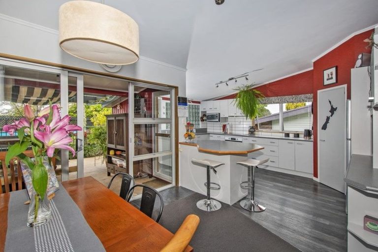 Photo of property in 30 Fairway Drive, Te Kamo, Whangarei, 0112