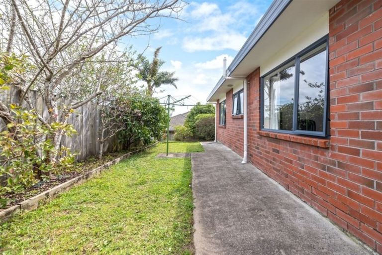 Photo of property in 10 Roy Maloney Drive, Henderson, Auckland, 0612