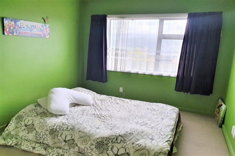 Photo of property in 6 Ormrod Grove, Riverstone Terraces, Upper Hutt, 5018