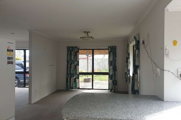 Photo of property in 2/60 Orangewood Drive, Northpark, Auckland, 2013