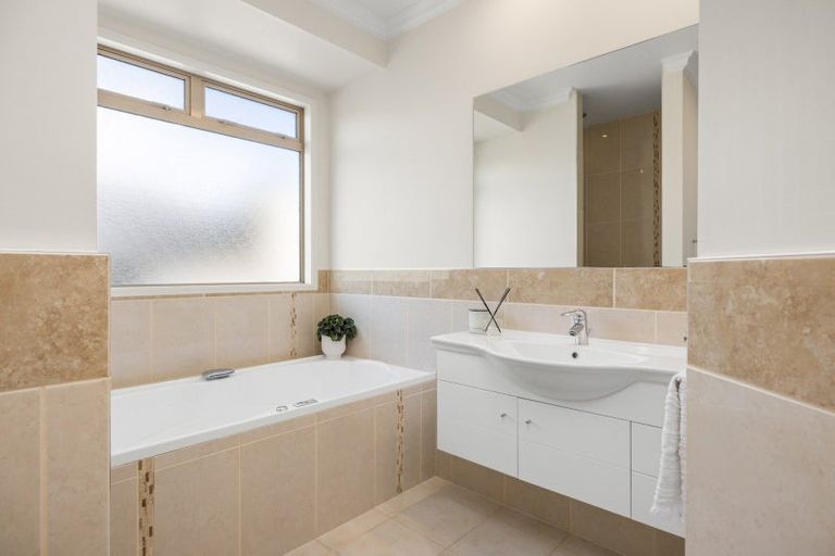 Photo of property in 60 Rexford Heights, Pyes Pa, Tauranga, 3112