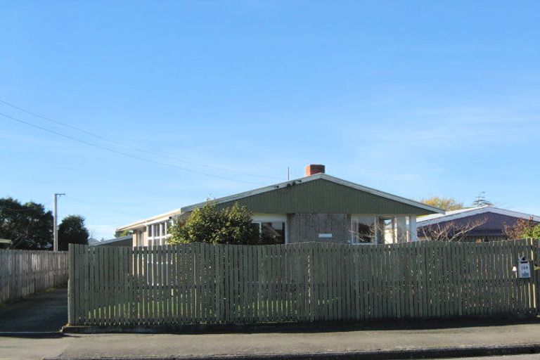 Photo of property in 124 Bower Avenue, New Brighton, Christchurch, 8083