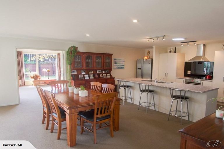 Photo of property in 5 Hamon Place, Pukehangi, Rotorua, 3015