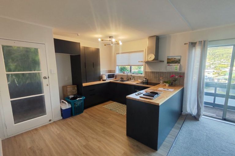 Photo of property in 1/6 Main Road, Wainuiomata, Lower Hutt, 5014