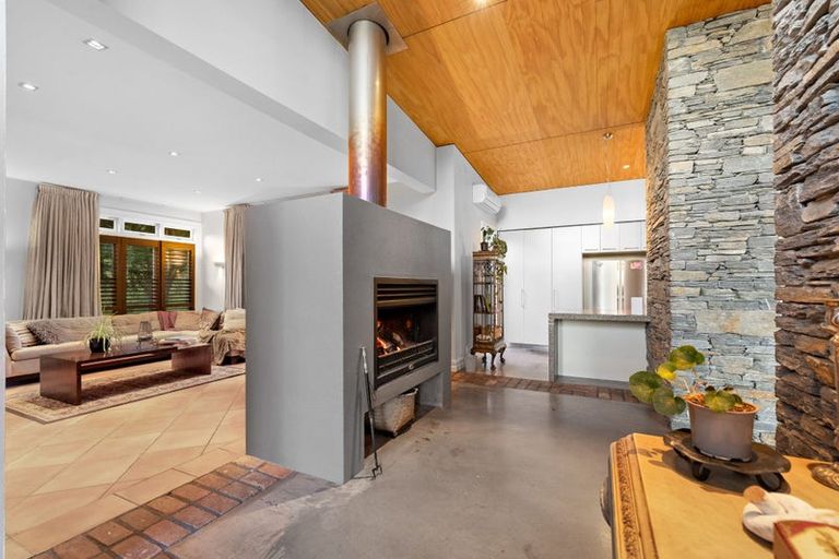 Photo of property in 59 Mountain View Road, Dalefield, Queenstown, 9371