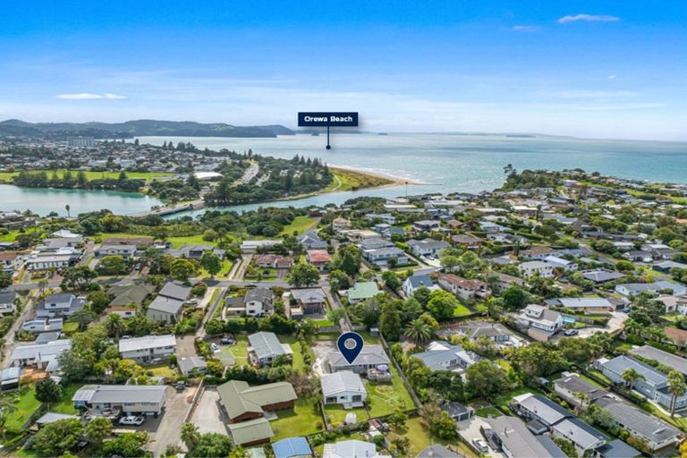 Photo of property in 29 Amorino Drive, Red Beach, 0932