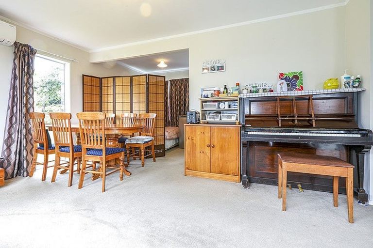 Photo of property in 1/12 Ballater Place, Highland Park, Auckland, 2010