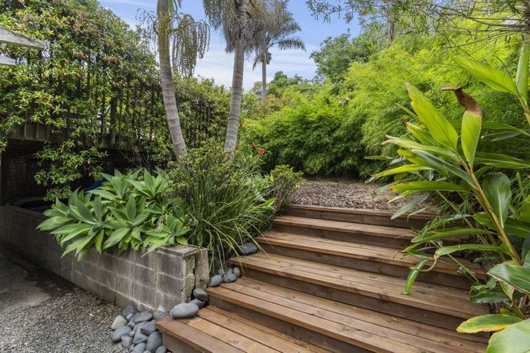 Photo of property in 33 Gretel Place, Hillcrest, Auckland, 0627