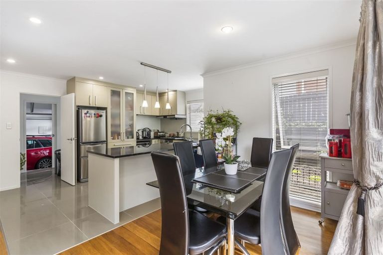 Photo of property in 1 Citation Way, Botany Downs, Auckland, 2010