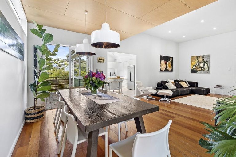 Photo of property in 69 Creswick Terrace, Northland, Wellington, 6012