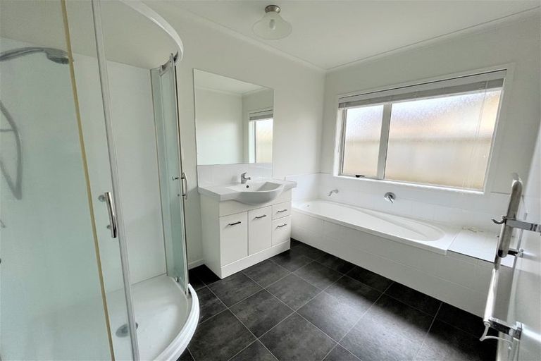 Photo of property in 121 Te Manatu Drive, Huntington, Hamilton, 3210