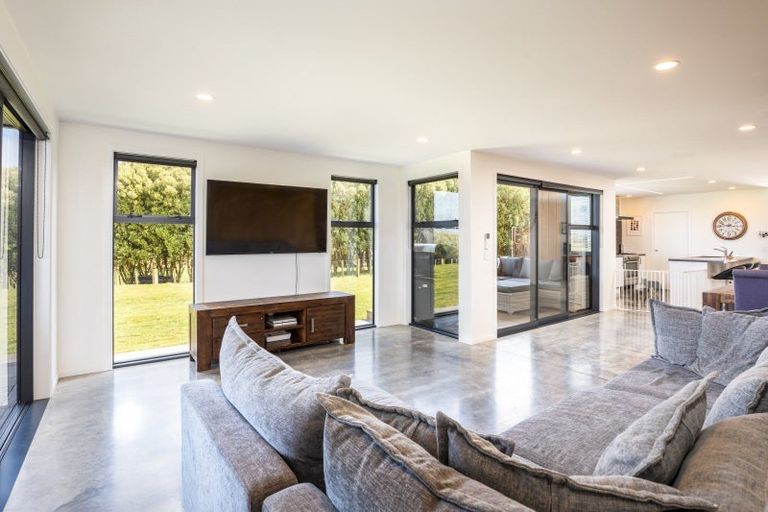 Photo of property in 390 Hursthouse Road, Tarurutangi, Inglewood, 4389