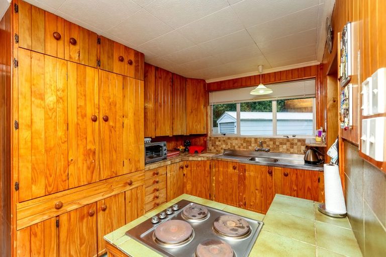 Photo of property in 28 Vancouver Place, Marfell, New Plymouth, 4310