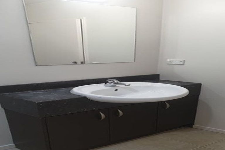 Photo of property in 4/47 Haven Drive, East Tamaki, Auckland, 2013