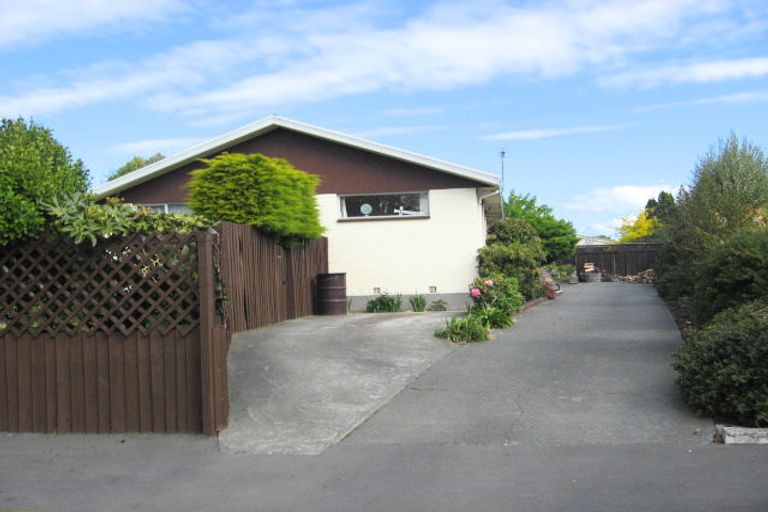 Photo of property in 2/7 Brogar Place, Casebrook, Christchurch, 8051