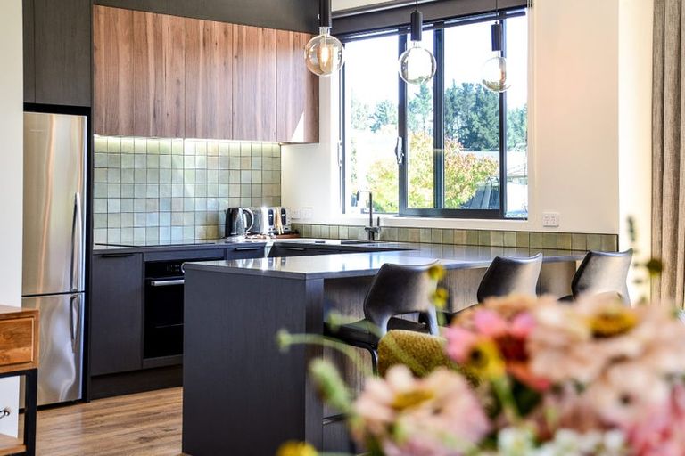 Photo of property in 2 Garland Lane, Leamington, Cambridge, 3432