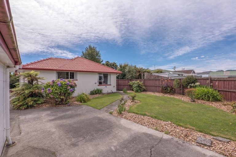 Photo of property in 57 Warren Crescent, Hillmorton, Christchurch, 8025